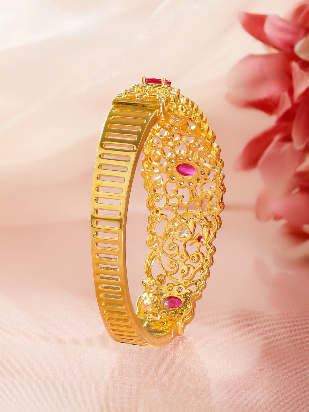 Rubans Women Brass Cubic Zirconia Gold-Plated Bangle-Style Bracelet フリーサイズ