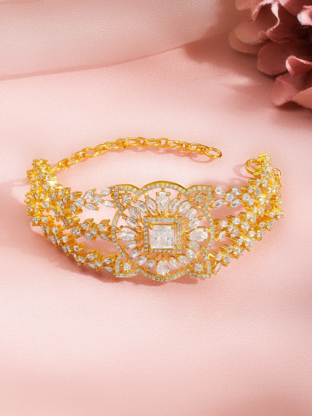 Golden Bloom Statement Glow Bracelet フリーサイズ