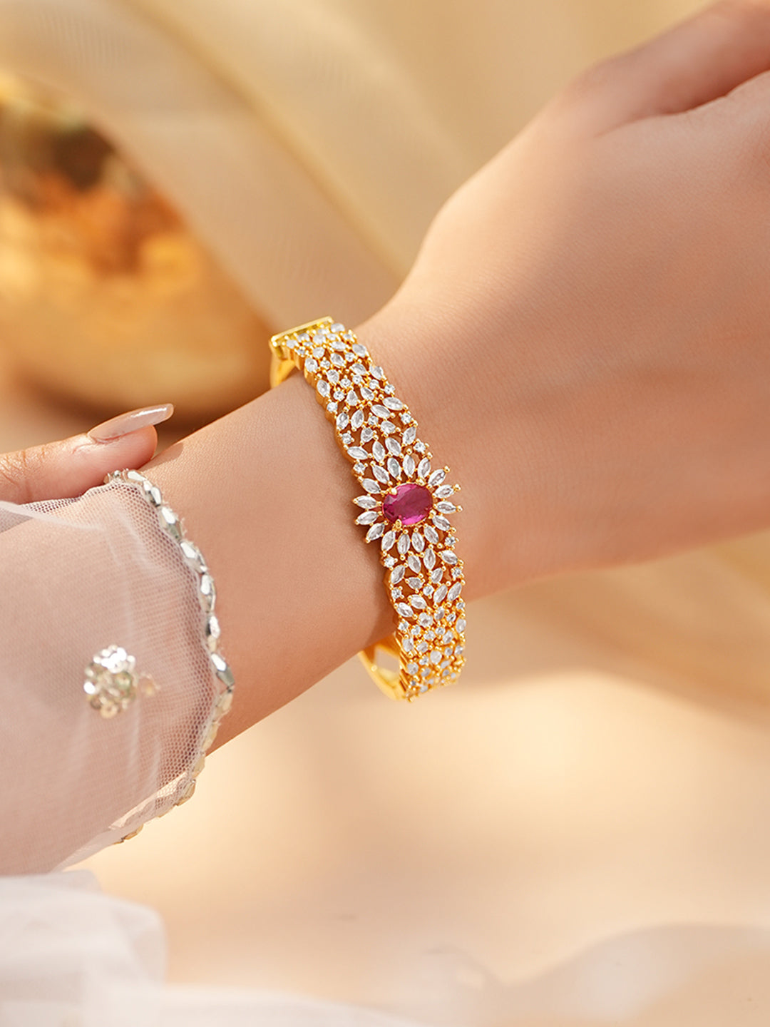 【Rubans】 Gold Plated Blush Zirconia Bloom Bangle｜ゴールドメッキ ブラッシュ ジルコニア ブルーム バングル
