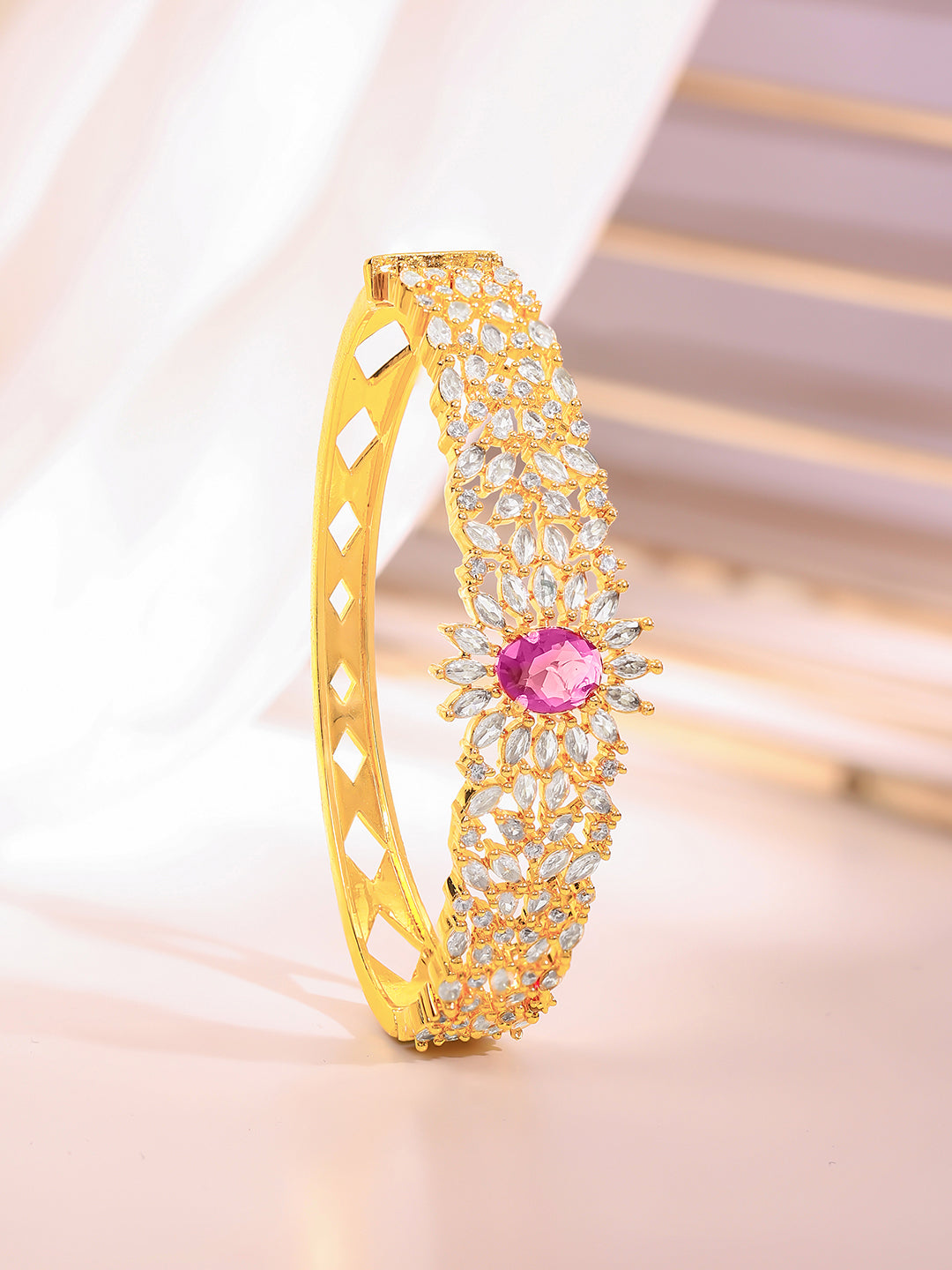 【Rubans】 Gold Plated Blush Zirconia Bloom Bangle｜ゴールドメッキ ブラッシュ ジルコニア ブルーム バングル