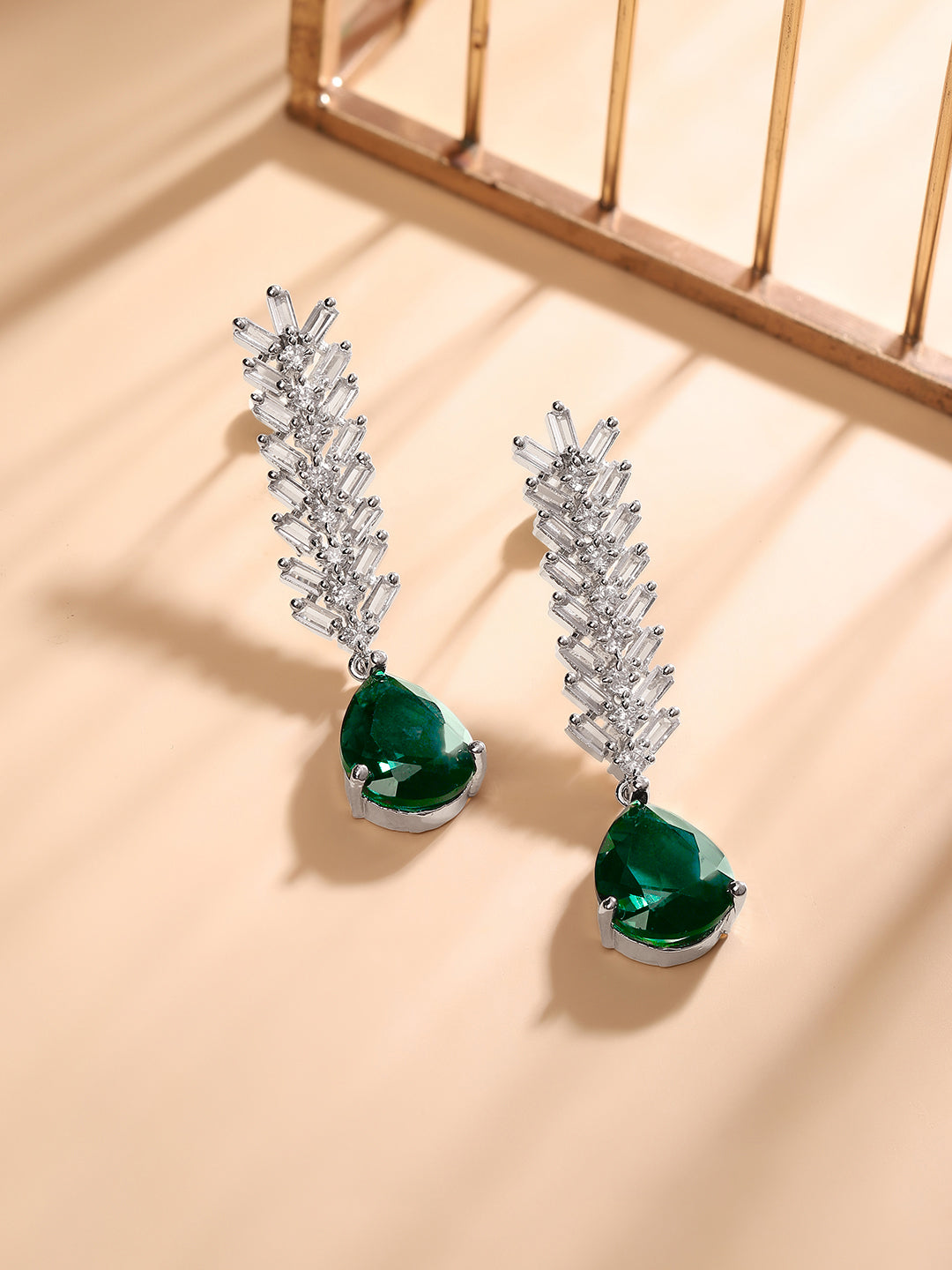 Green Crystal Accented American Diamond Zirconia Danglers フリーサイズ