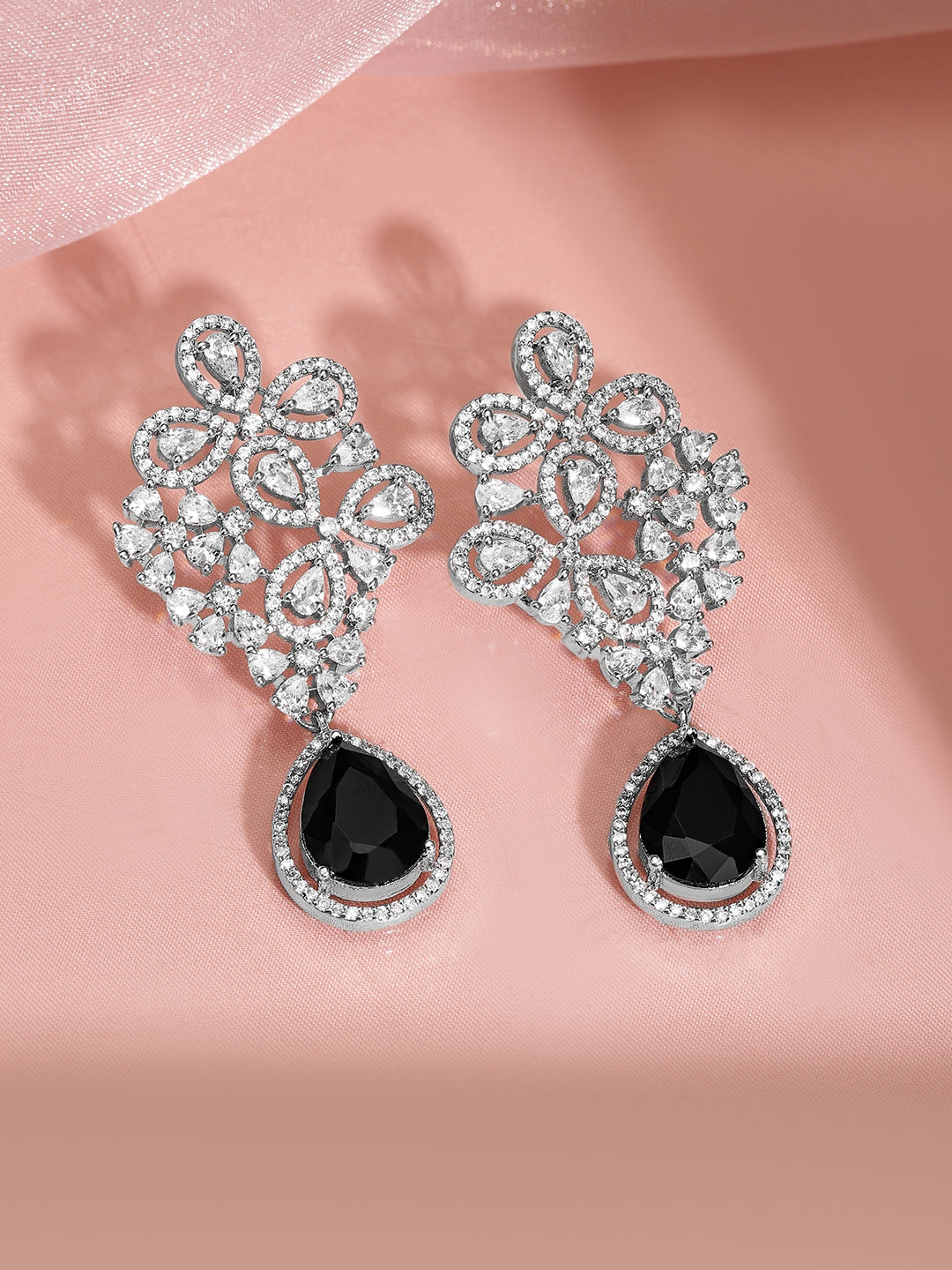 Red Carpet Ready Black Crystal Earrings フリーサイズ