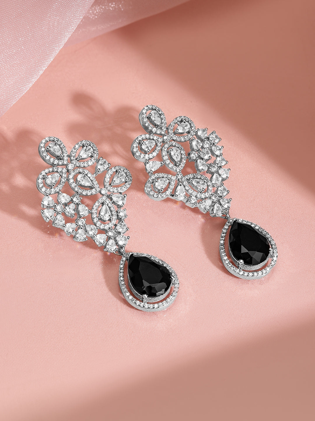 Red Carpet Ready Black Crystal Earrings フリーサイズ