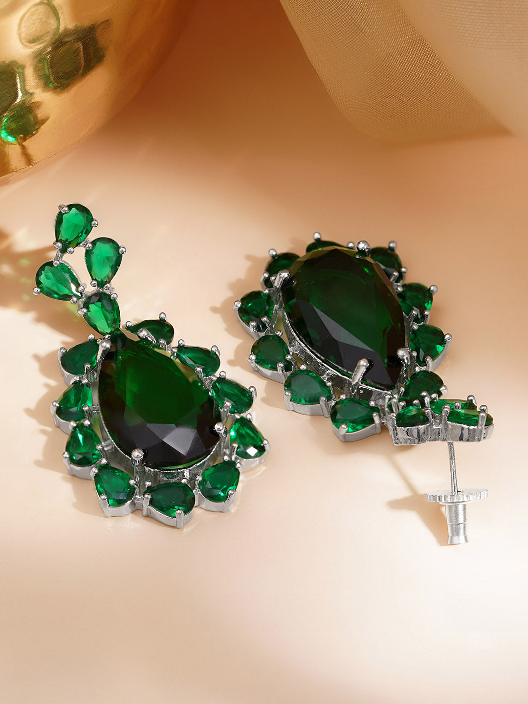 Emerald Glow Drama Statement Earrings フリーサイズ