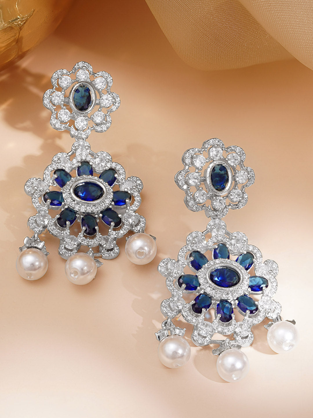Midnight Bloom Pearl Dangler Earrings フリーサイズ