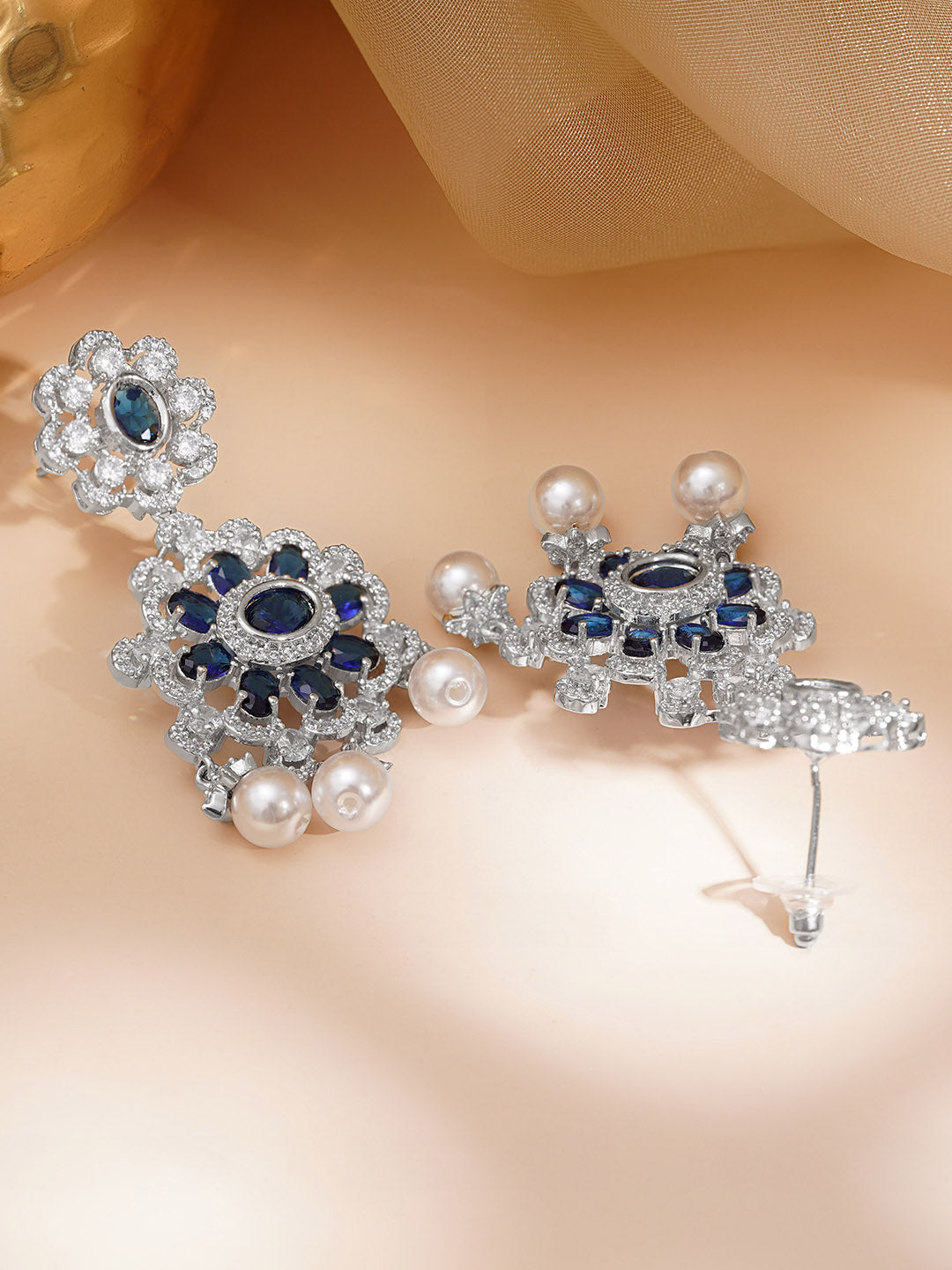 Midnight Bloom Pearl Dangler Earrings フリーサイズ
