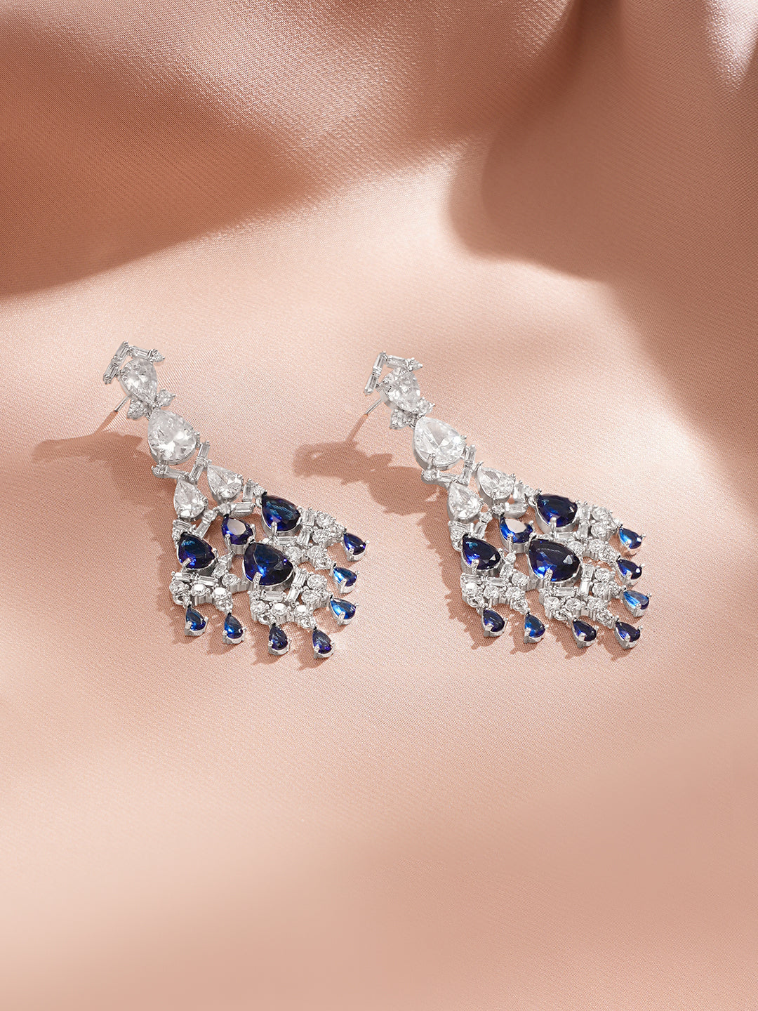 【Rubans】 Rhodium Plated Teardrop American Diamond Zirconia Blue & Silver Dangler Earrings｜ロジウムメッキ ティアドロップ アメリカンダイヤモンド ブルー＆シルバー ダングラーイヤリング