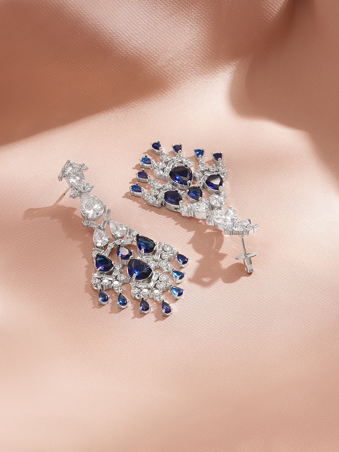 【Rubans】 Rhodium Plated Teardrop American Diamond Zirconia Blue & Silver Dangler Earrings｜ロジウムメッキ ティアドロップ アメリカンダイヤモンド ブルー＆シルバー ダングラーイヤリング