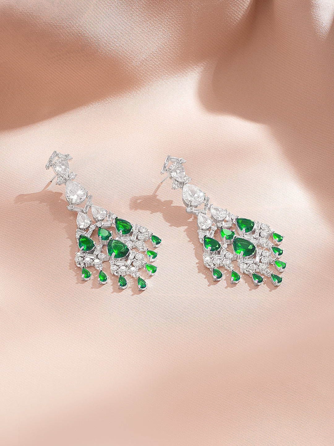【Rubans】 Rhodium Plated Teardrop American Diamond Zirconia Green & Silver Dangler Earrings｜ロジウムメッキ ティアドロップ アメリカンダイヤモンド グリーン＆シルバー ダングラーイヤリング