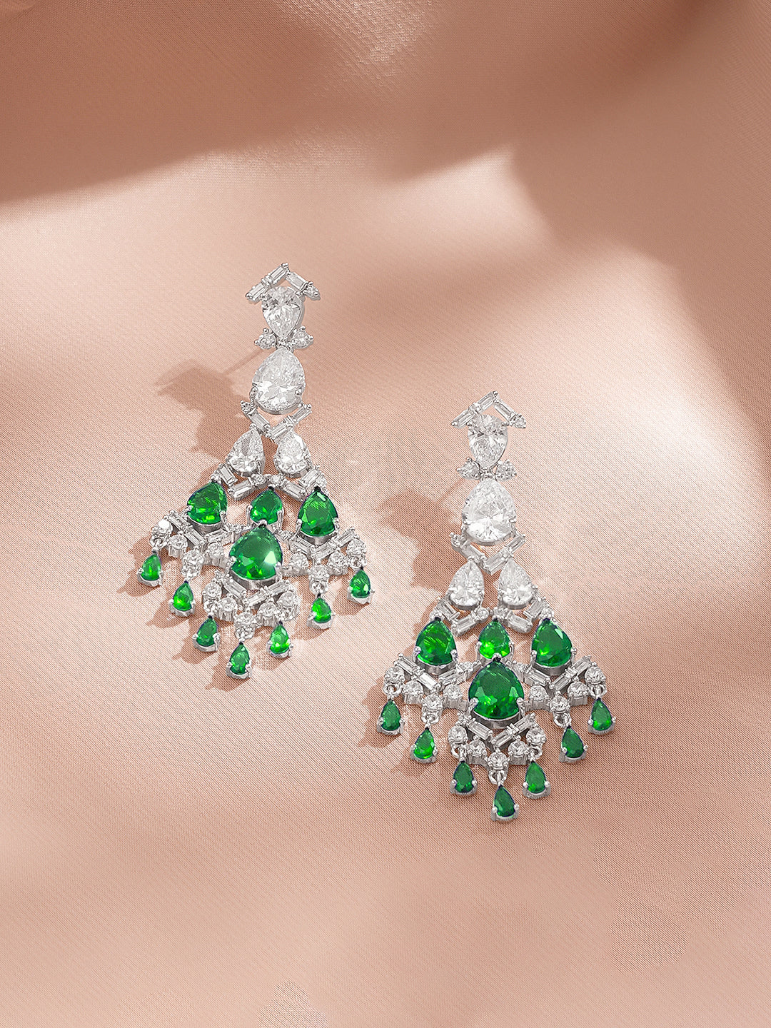 【Rubans】 Rhodium Plated Teardrop American Diamond Zirconia Green & Silver Dangler Earrings｜ロジウムメッキ ティアドロップ アメリカンダイヤモンド グリーン＆シルバー ダングラーイヤリング