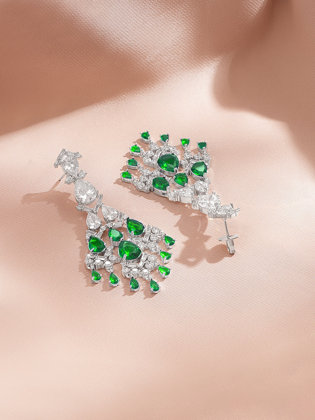 【Rubans】 Rhodium Plated Teardrop American Diamond Zirconia Green & Silver Dangler Earrings｜ロジウムメッキ ティアドロップ アメリカンダイヤモンド グリーン＆シルバー ダングラーイヤリング