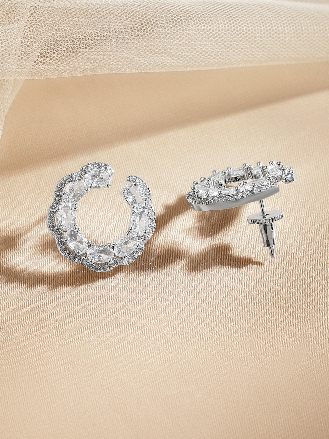 American Diamond Zirconia C-Shaped Stud Earrings フリーサイズ