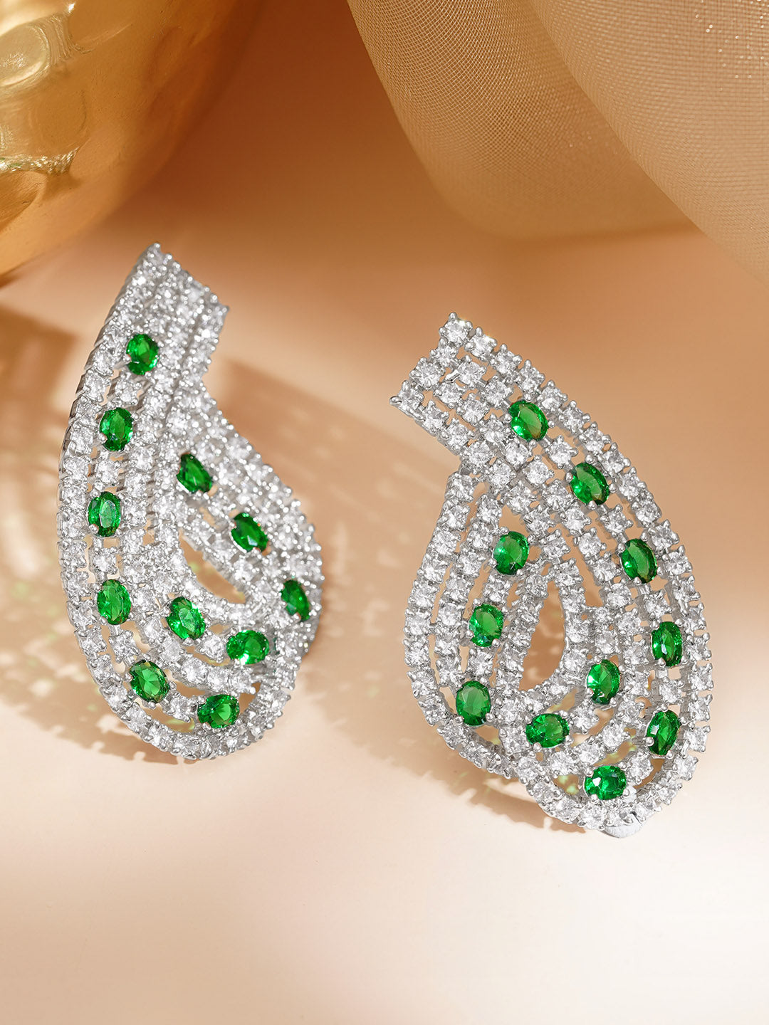 Emerald Spark Oversized Glam Stud Earrings フリーサイズ