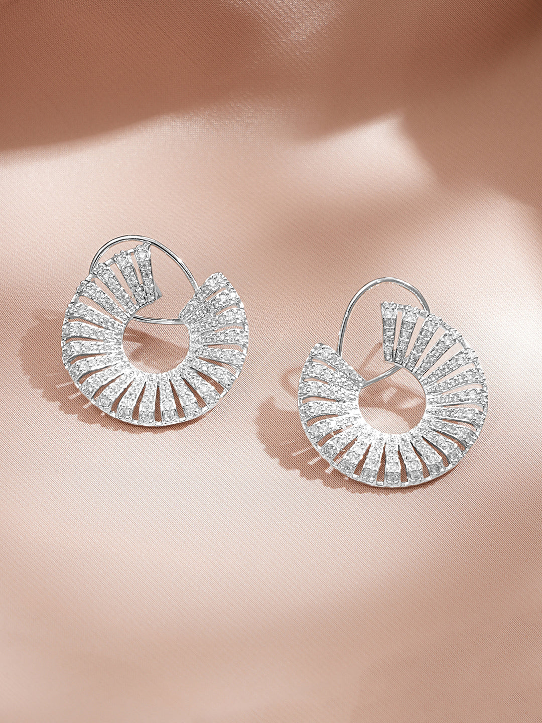 【Rubans】 Rhodium Plated American Diamond Zirconia Round Stud Earrings｜ロジウムメッキ アメリカンダイヤモンド ジルコニア ラウンド スタッドイヤリング