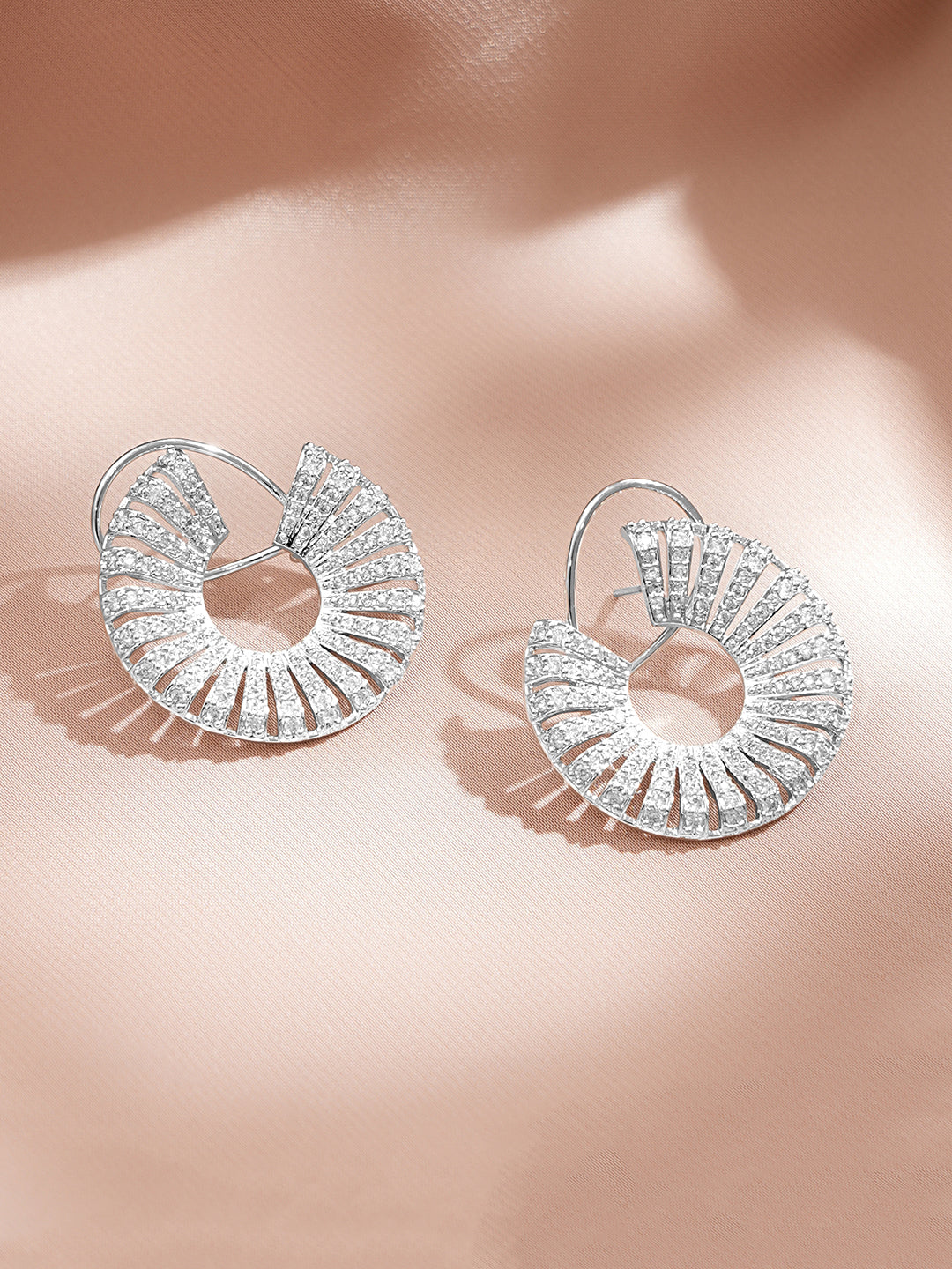 【Rubans】 Rhodium Plated American Diamond Zirconia Round Stud Earrings｜ロジウムメッキ アメリカンダイヤモンド ジルコニア ラウンド スタッドイヤリング