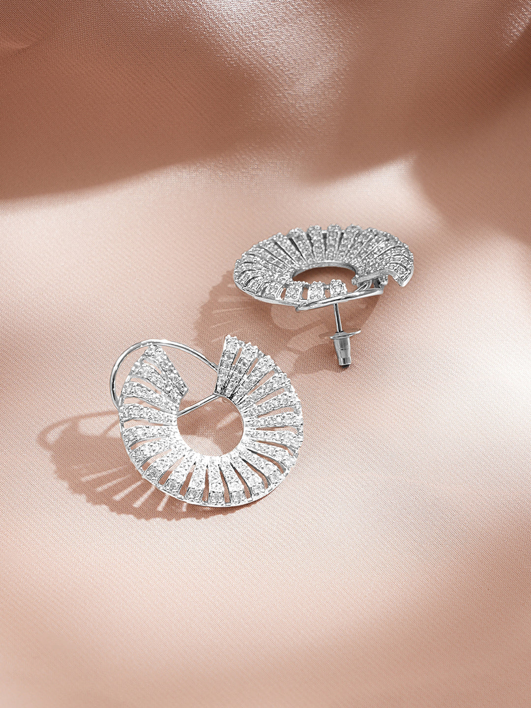 【Rubans】 Rhodium Plated American Diamond Zirconia Round Stud Earrings｜ロジウムメッキ アメリカンダイヤモンド ジルコニア ラウンド スタッドイヤリング