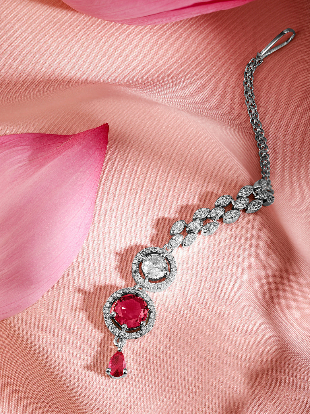 【Rubans】 Rhodium Plated Red & White Cubic Zirconia Maang Tikka｜ロジウムメッキ レッド＆ホワイト キュービックジルコニア マーンティッカ（額飾り）