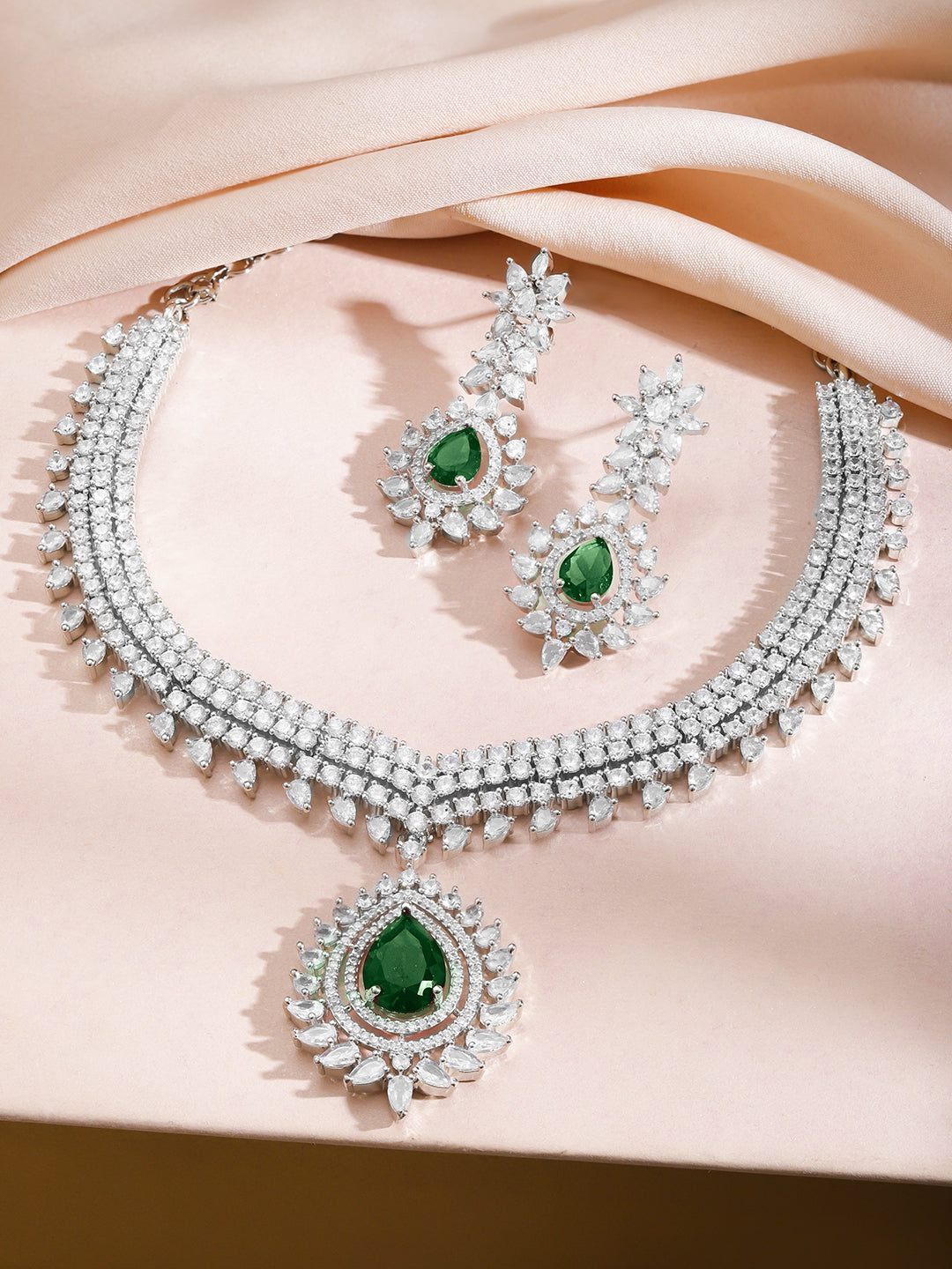 The Queen’s Symphony Green Necklace Set フリーサイズ