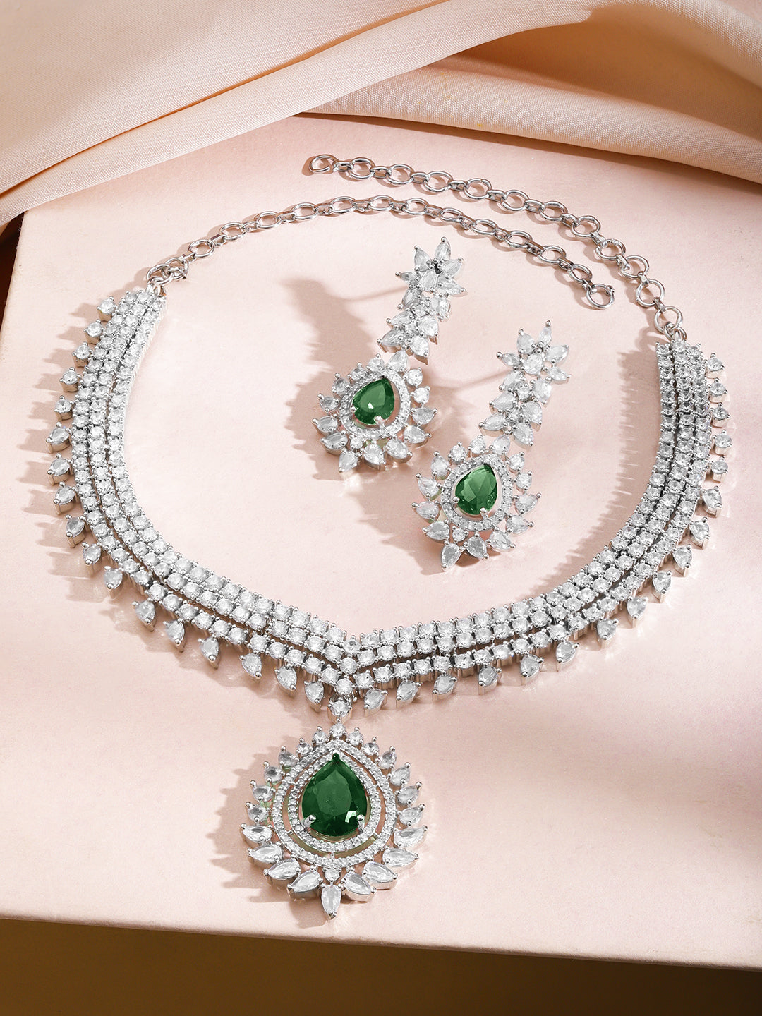The Queen’s Symphony Green Necklace Set フリーサイズ