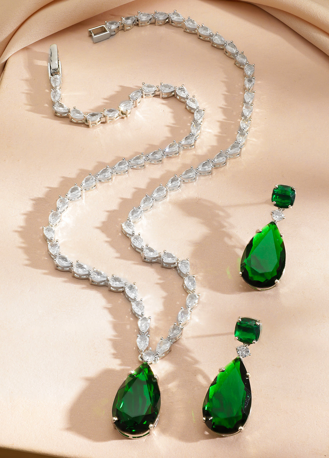American Diamond Zirconia Emerald Drop Necklace Set フリーサイズ