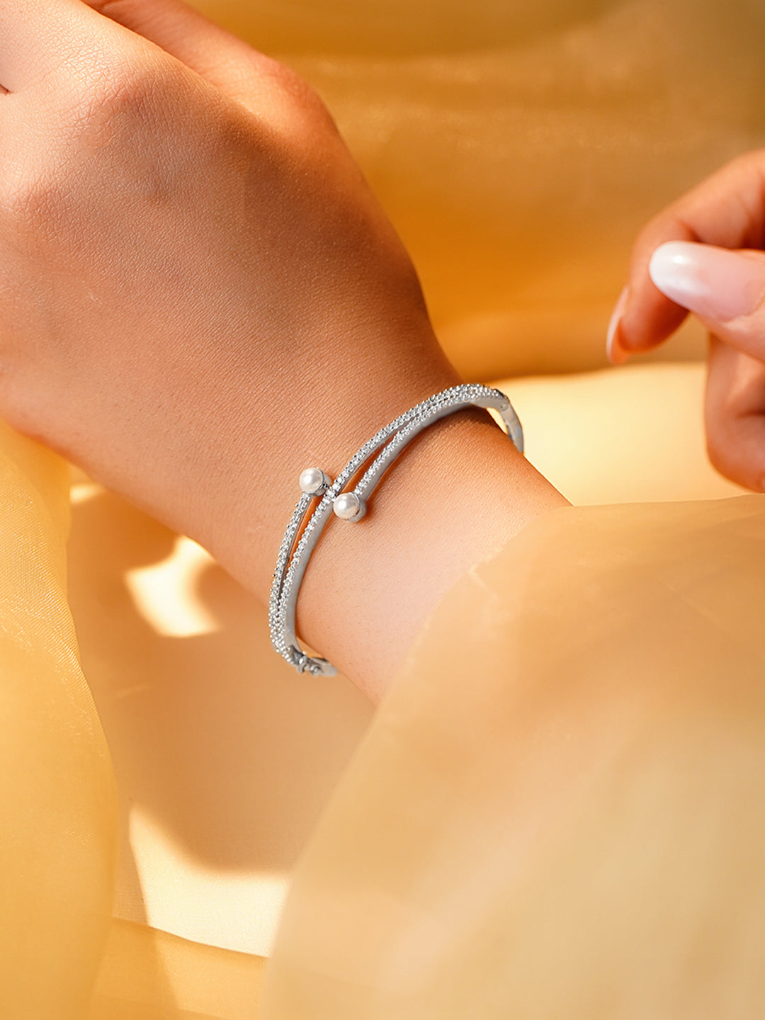 Silver Glow Pearl Crystal Bracelet Length - Adjustable