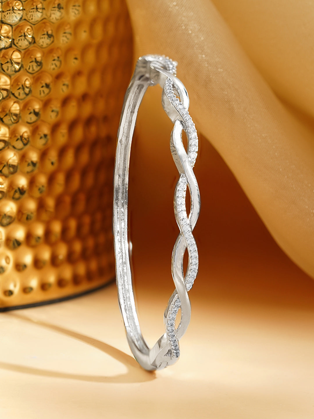 Infinity Twisted Sparkle Bracelet Length - 2.6 cm
