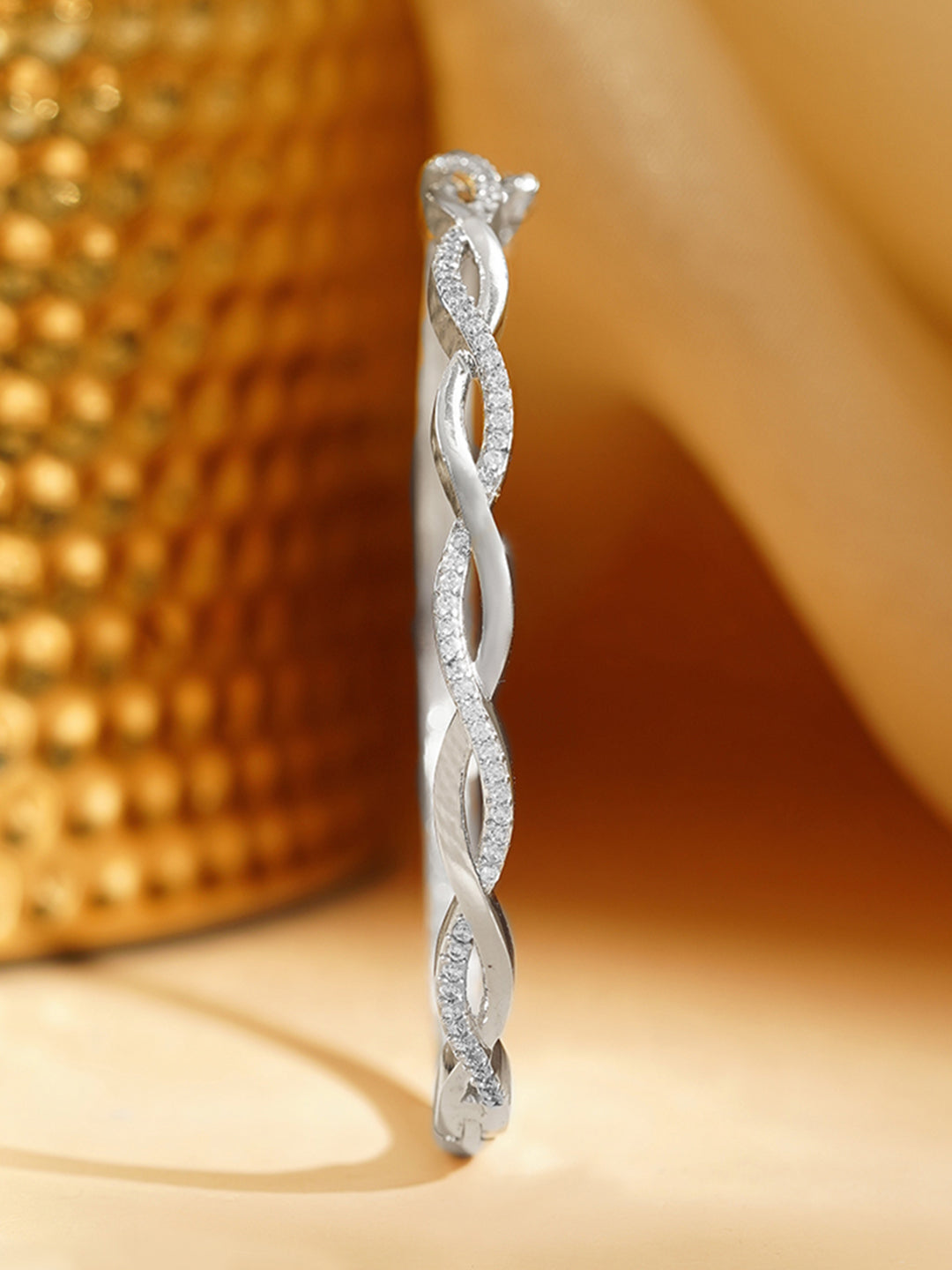 Infinity Twisted Sparkle Bracelet Length - 2.6 cm