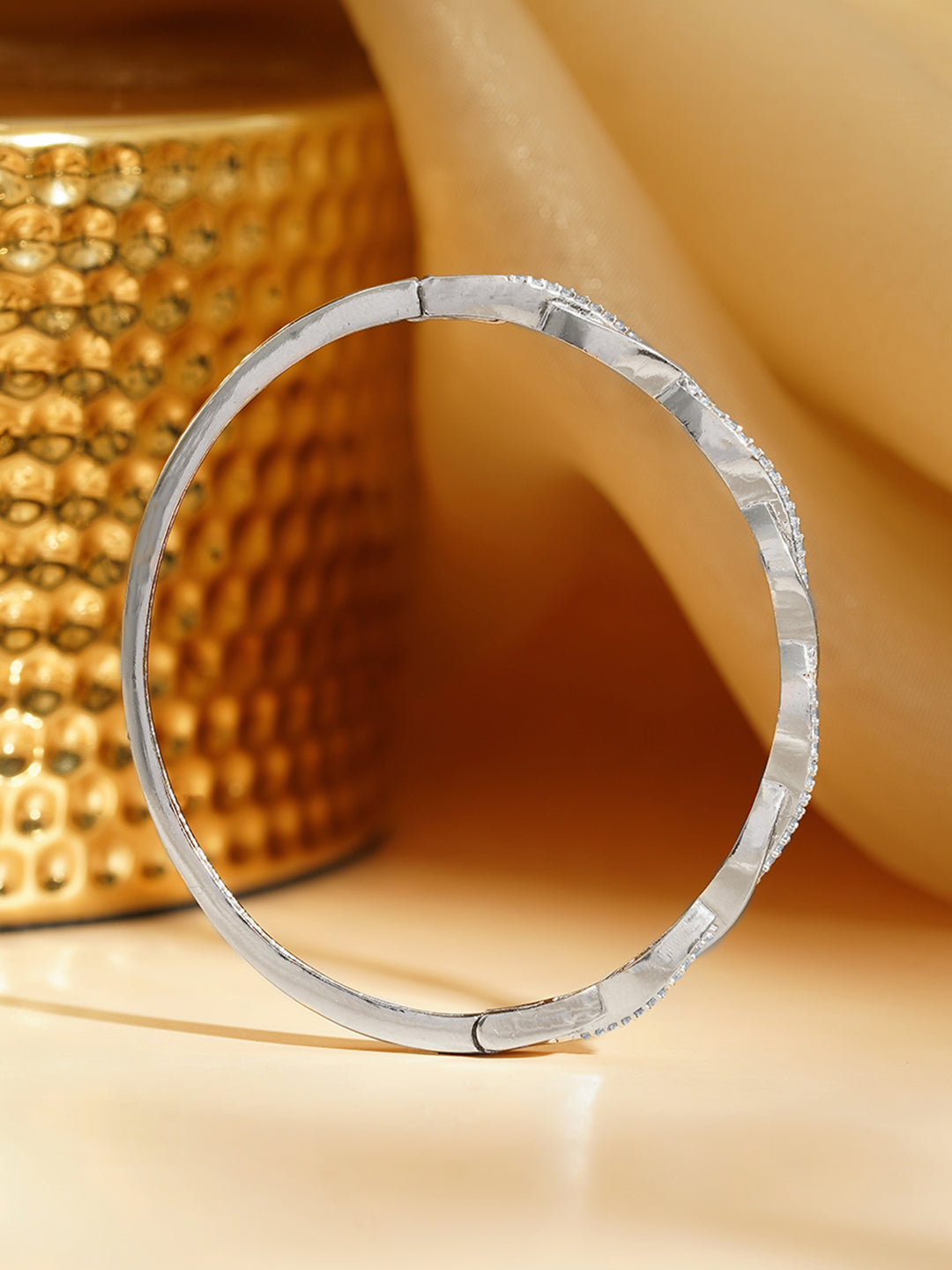 Infinity Twisted Sparkle Bracelet Length - 2.6 cm