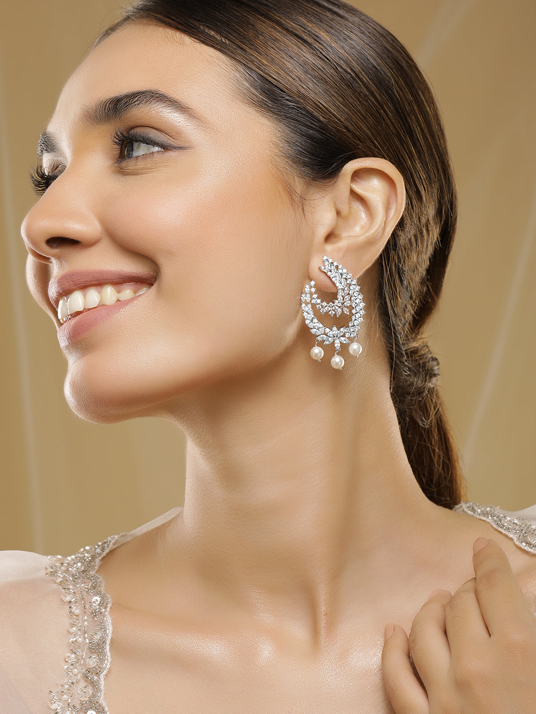 Moonrise CZ Sparkle Pearl Crescent Drops フリーサイズ