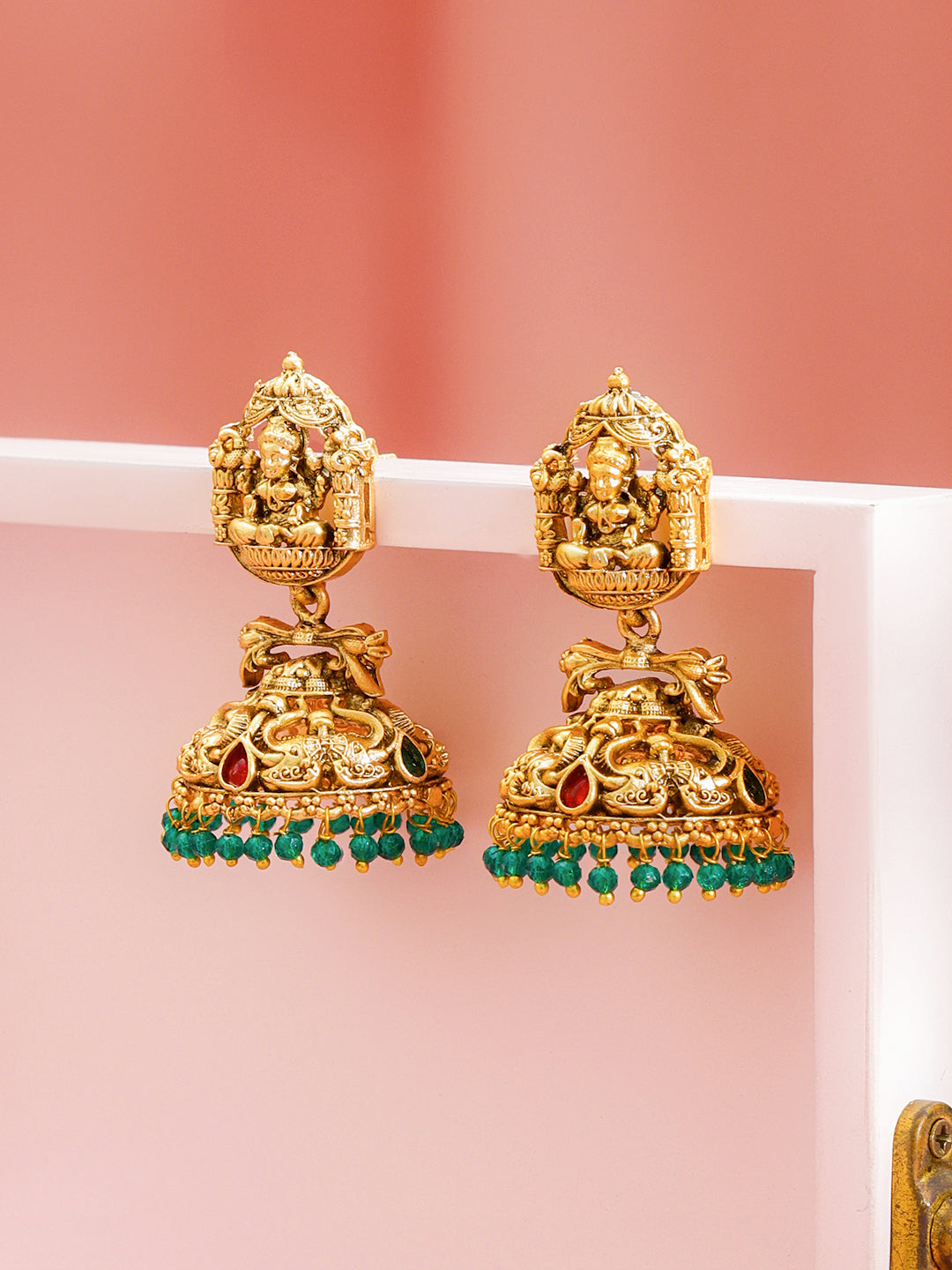 Green Beaded Temple Motif Gold Jhumkas フリーサイズ