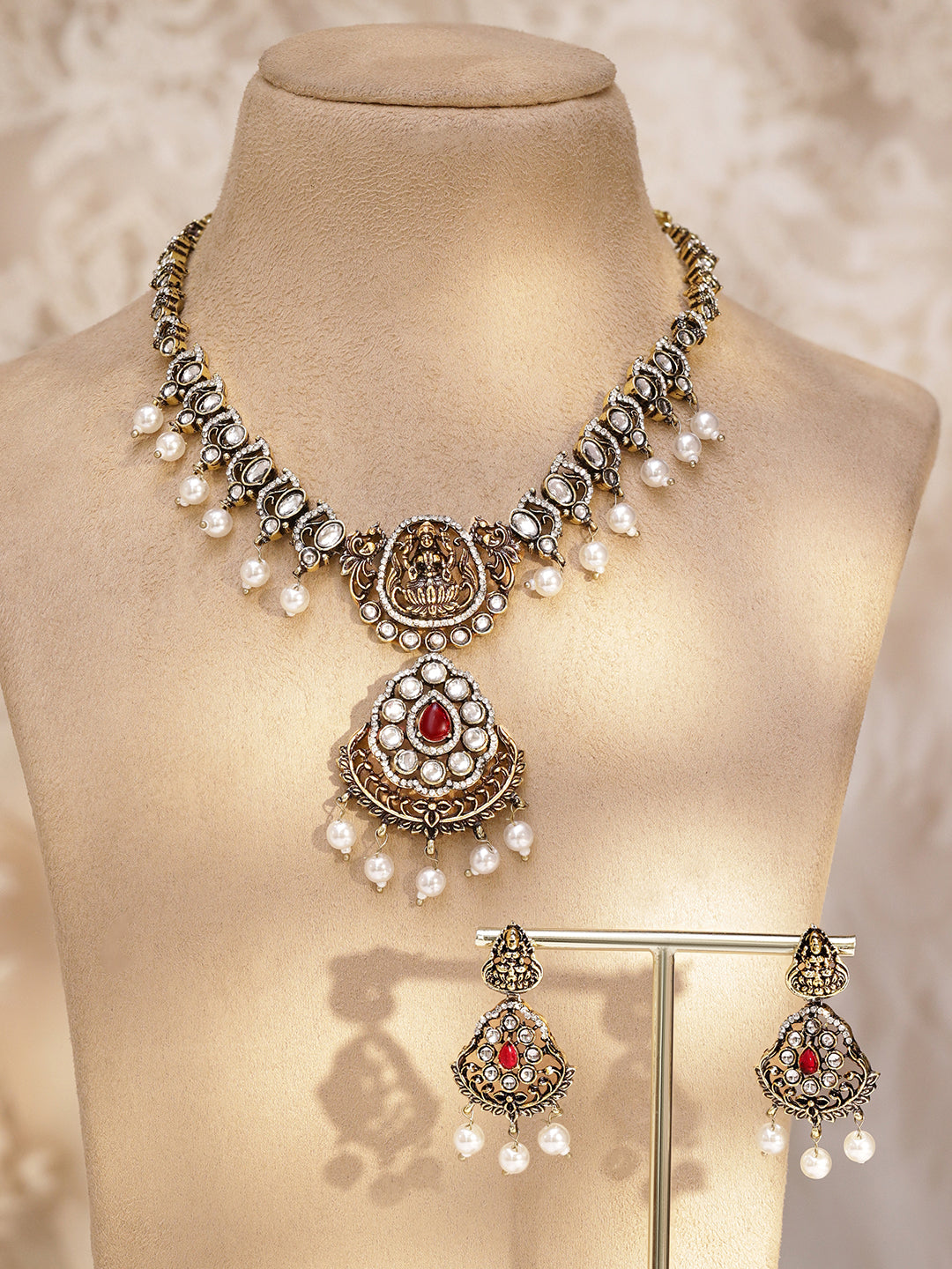 Laxmi Motif Kundan Pearl Necklace Set フリーサイズ