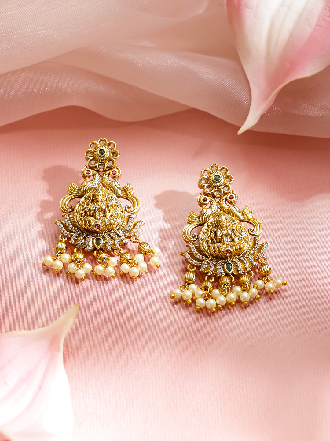 Laxmi Motif Gold Toned Pearl Drop Choker Set フリーサイズ