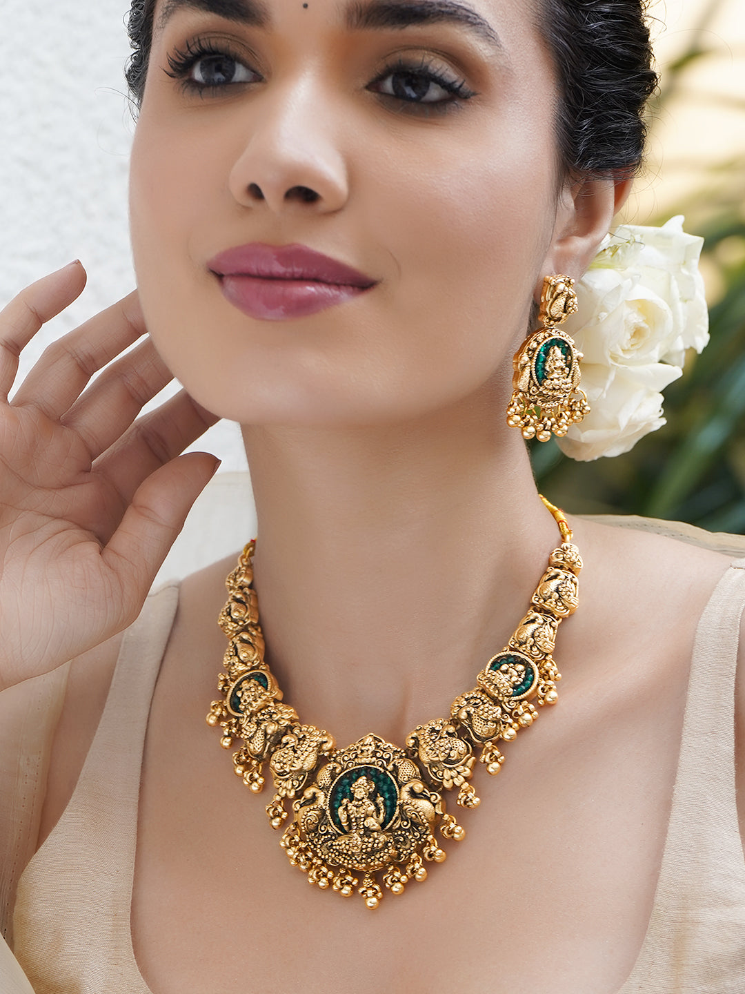 Laxmi Motif Green Bedded Gold Necklace Set フリーサイズ