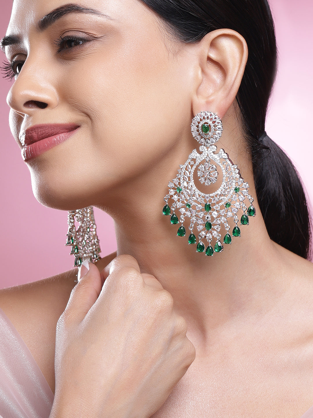 Emerald Blooms in Motion Danglers フリーサイズ