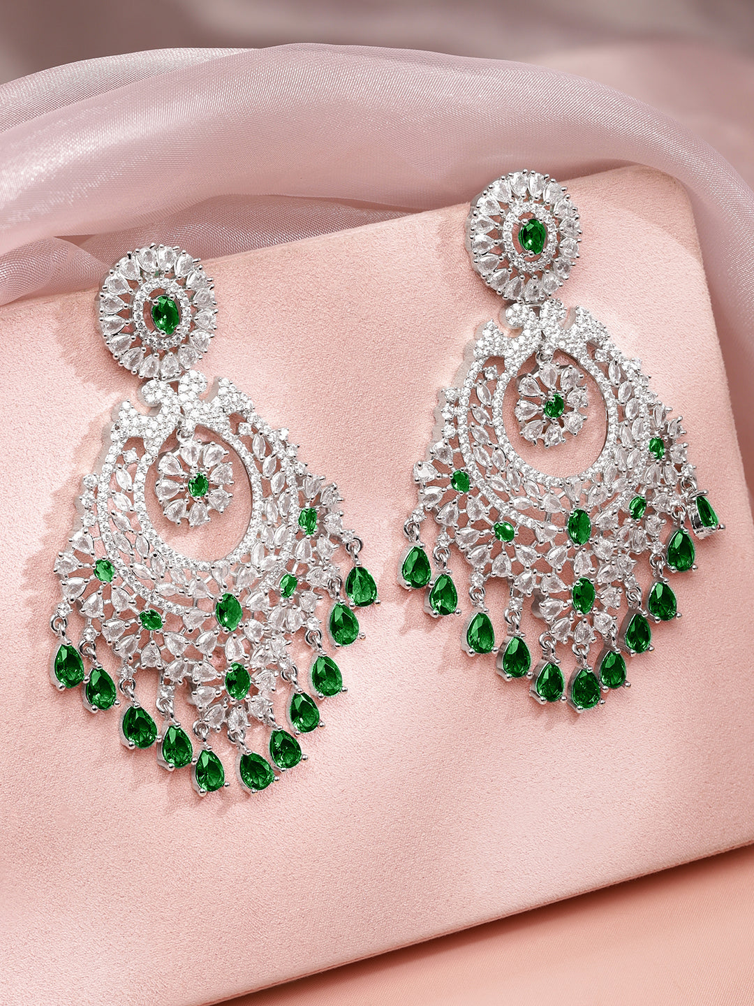 Emerald Blooms in Motion Danglers フリーサイズ