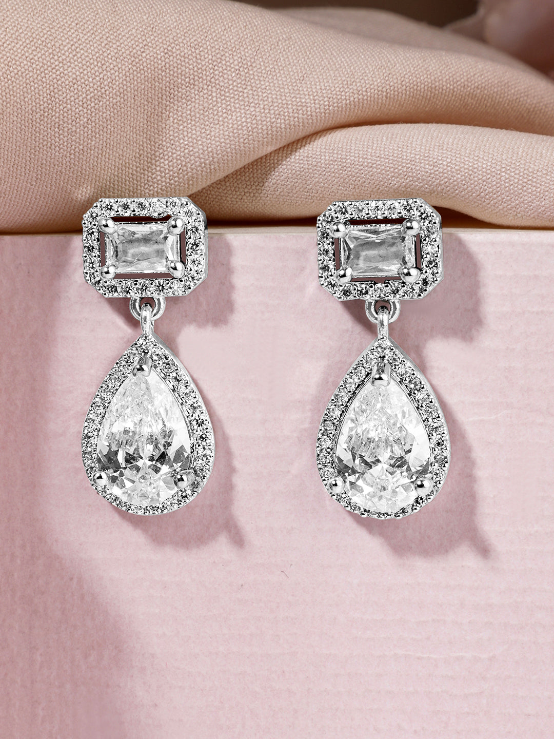 【Rubans】 Glitz & Glow Rhodium-Plated American Diamond Zirconia Drop Earrings｜グリッツ＆グロウ ロジウムメッキ アメリカンダイヤモンド ジルコニア ドロップピアス