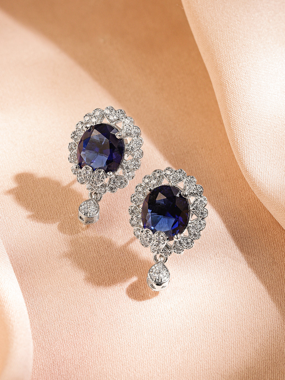 Polished Glow Blue Studs フリーサイズ