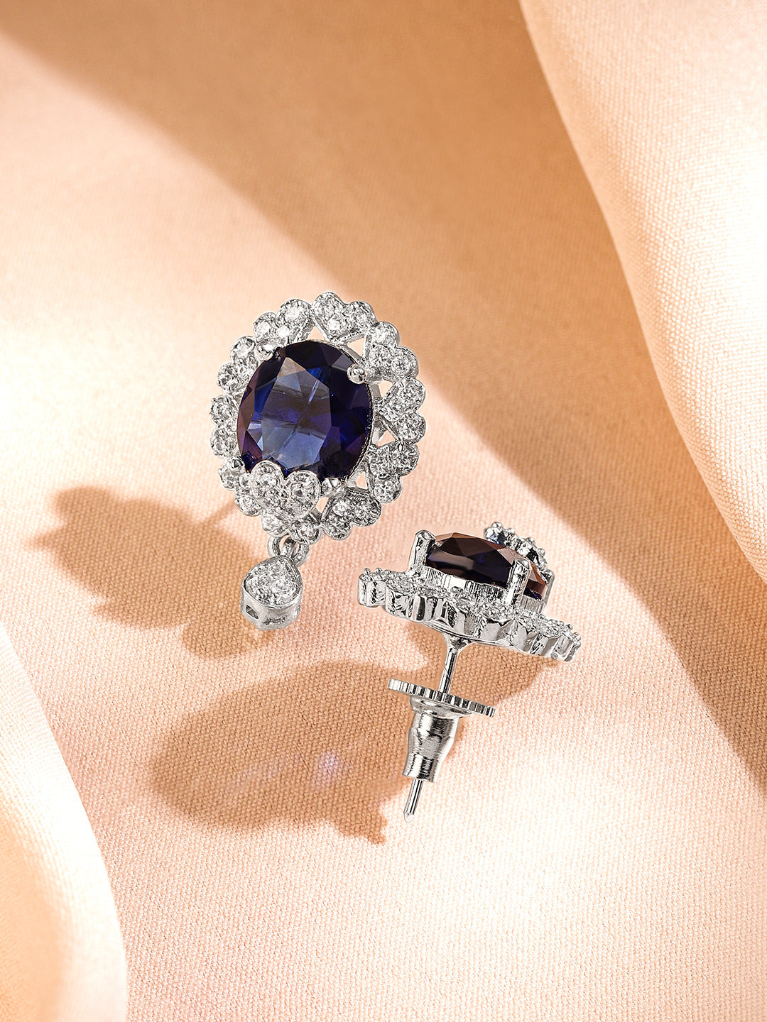 Polished Glow Blue Studs フリーサイズ