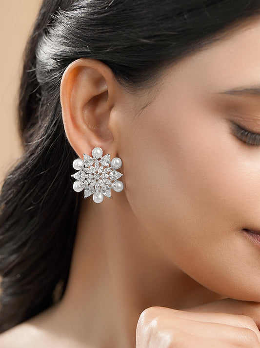 Radiant Pearl Crystal Floral Studs フリーサイズ