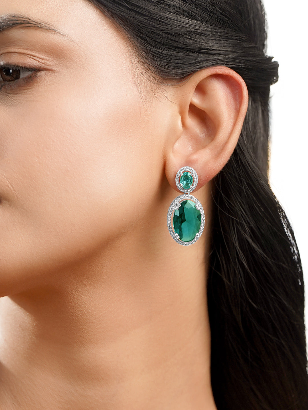 Emerald Glow Silver Drop Earrings フリーサイズ