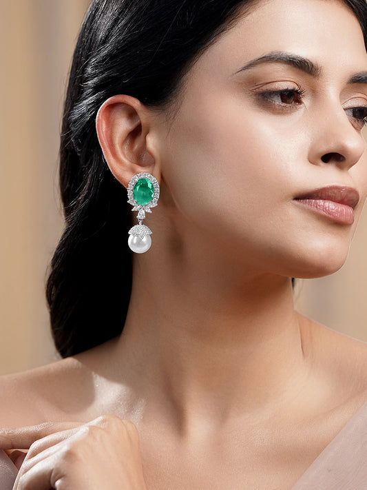 Emerald Glow Pearl Drop Earrings フリーサイズ