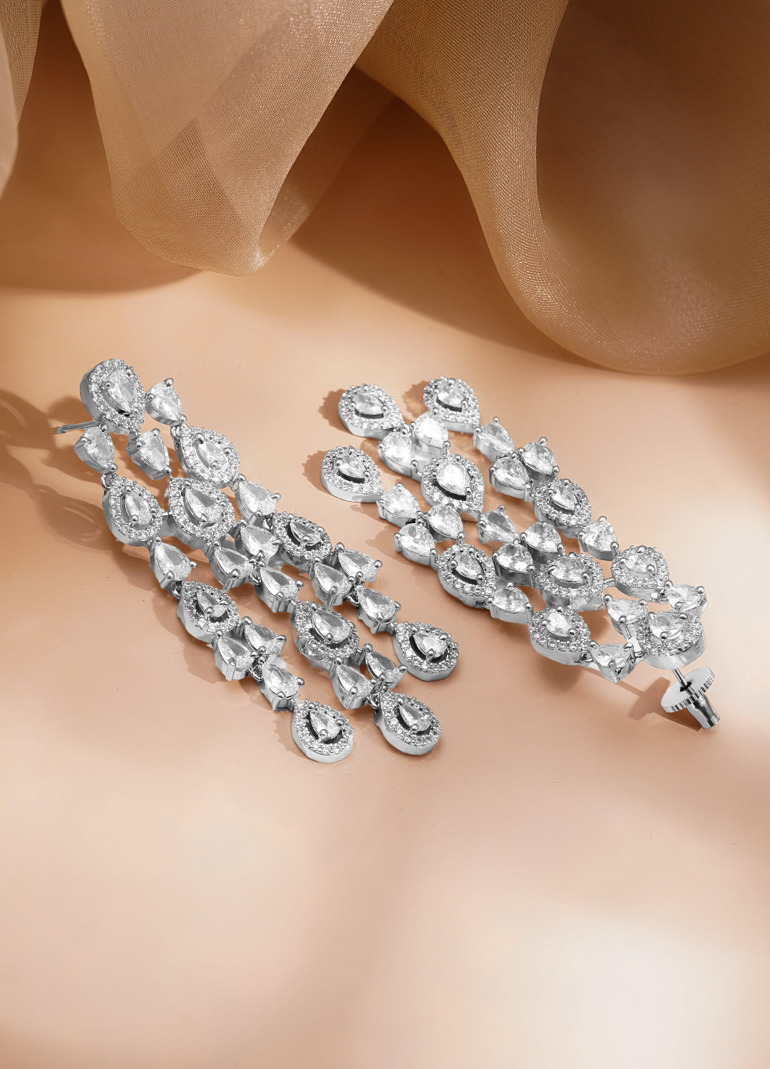Crystal Cascade Silver Chandelier Earrings フリーサイズ