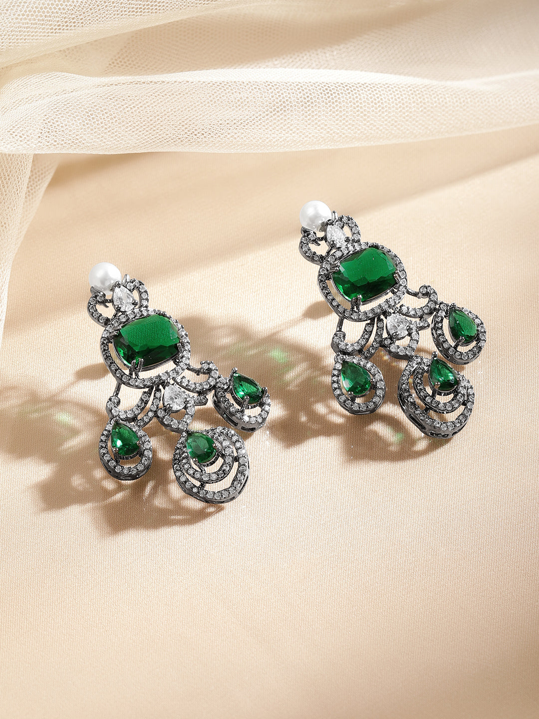 Regal Emerald Cascade Statement Drop Earrings フリーサイズ