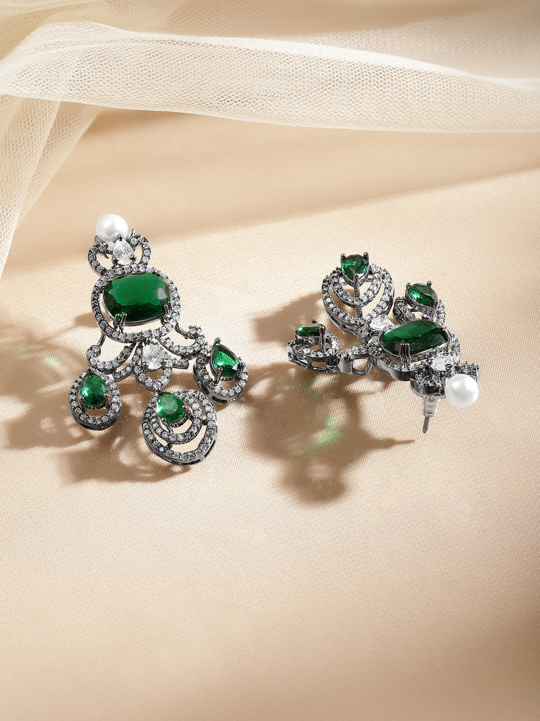 Regal Emerald Cascade Statement Drop Earrings フリーサイズ
