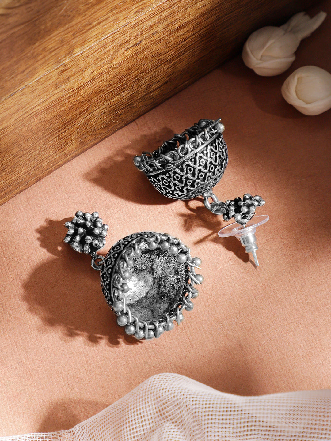 【Rubans】 Oxidised Silver-Plated Traditional Jhumka Earrings｜オキシダイズドシルバー トラディショナル ジュムカイヤリング