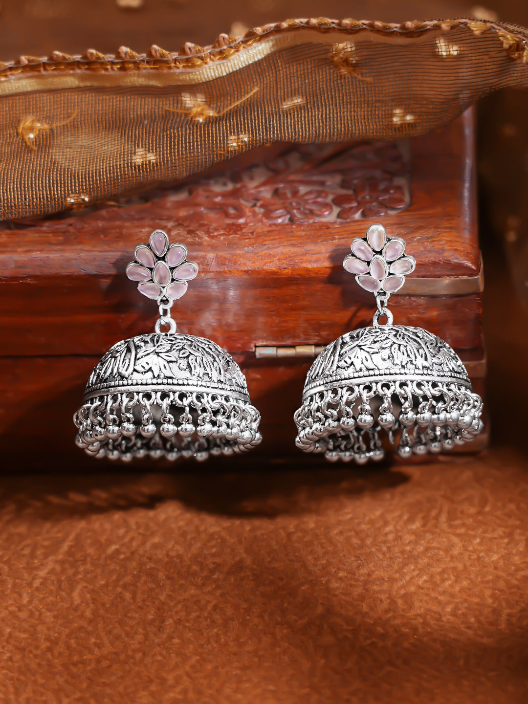 【Rubans】 Oxidised Silver-Toned Pink Enamel Floral Jhumka Earrings｜オキシダイズド シルバートーン ピンクエナメル フローラル ジュムカイヤリング