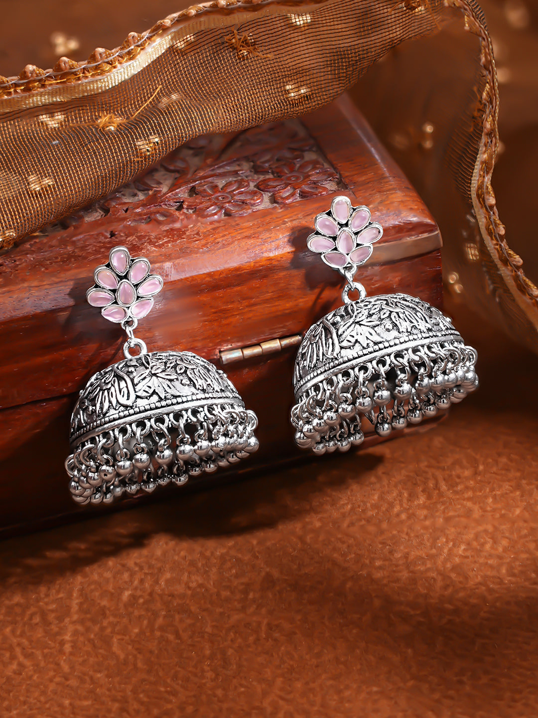 【Rubans】 Oxidised Silver-Toned Pink Enamel Floral Jhumka Earrings｜オキシダイズド シルバートーン ピンクエナメル フローラル ジュムカイヤリング