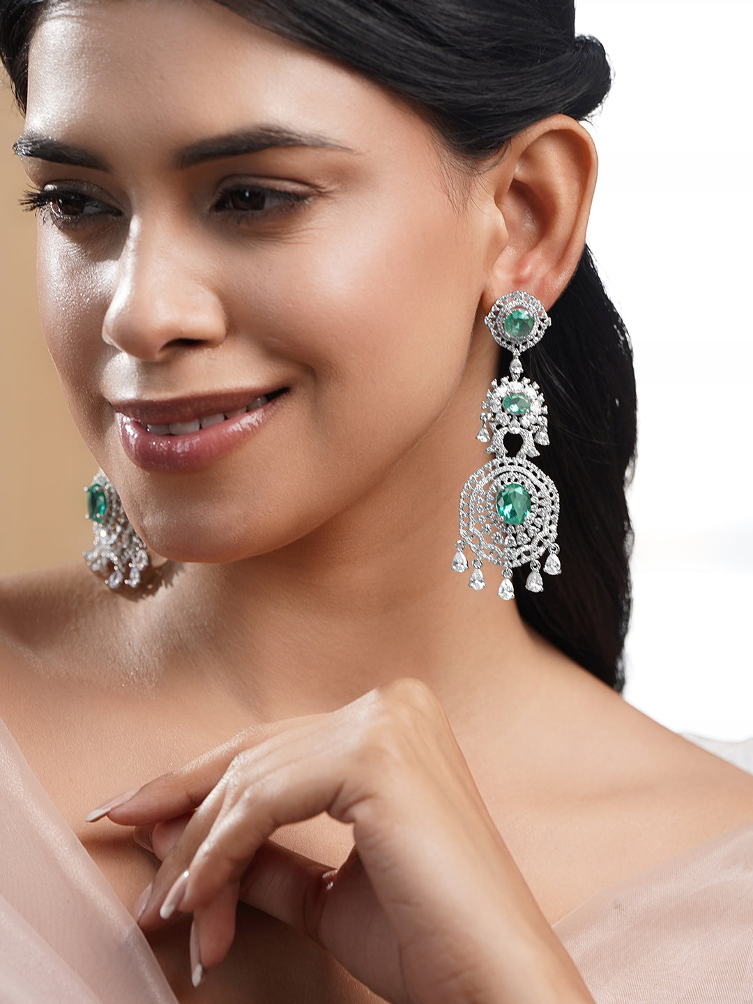 Enerald Diva Dangler Earrings フリーサイズ