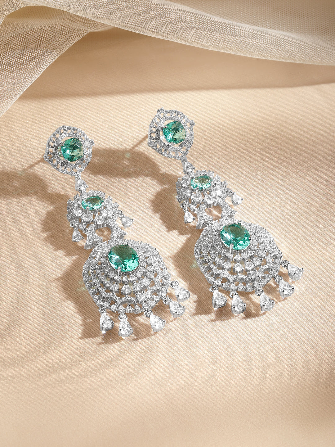 Enerald Diva Dangler Earrings フリーサイズ