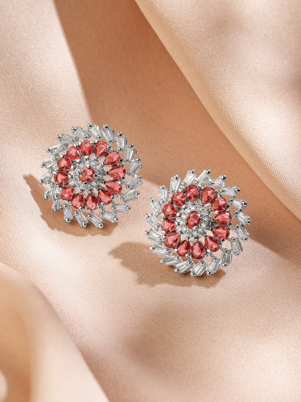 Ruby Royale Bloom Stud Earrings フリーサイズ